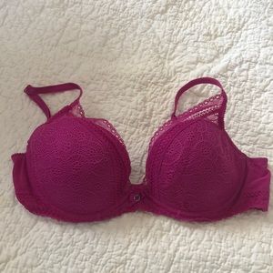 Chantelle underwire plunge tshirt bra with lace 32DD